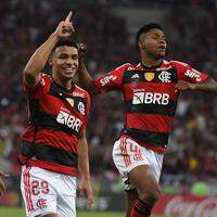 Victor Hugo, do Flamengo, comemora o gol na partida entre Flamengo e Racing, da Argentina, válida pela 5ª rodada da fase de grupos da Libertadores 2023