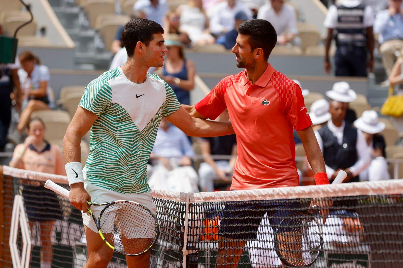 Alcaraz x Djokovic na semi de Roland Garros: horário e onde assistir