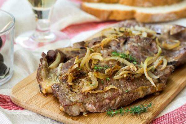 Bife de Fígado Acebolado
