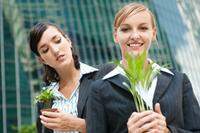 Reprodução/Businesswomen with Plants