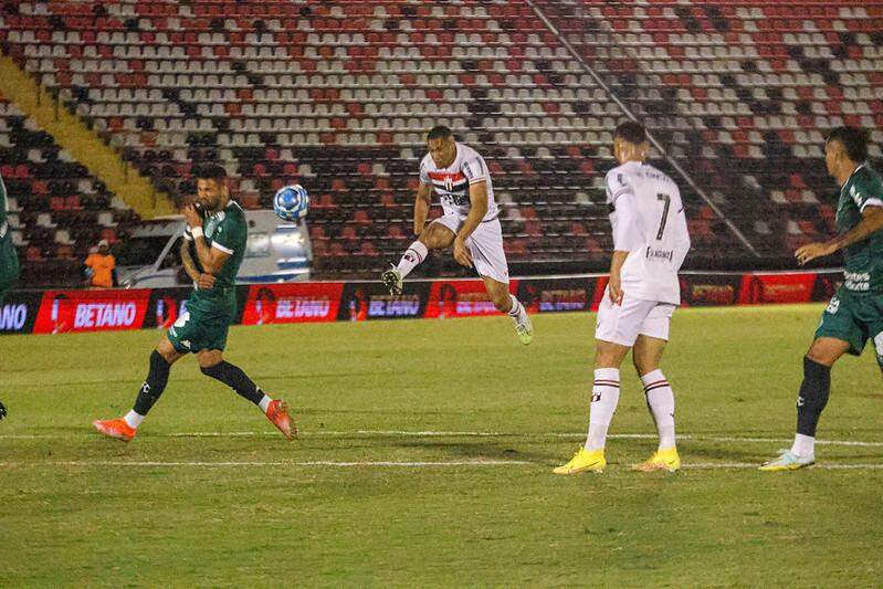 Jogos de futebol hoje, segunda, 28; onde assistir ao vivo e horário