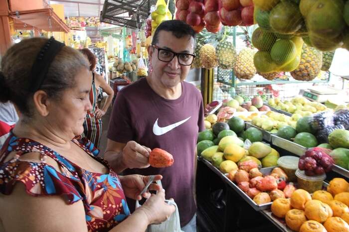 Fruto atrai consumidores nas feiras da capital