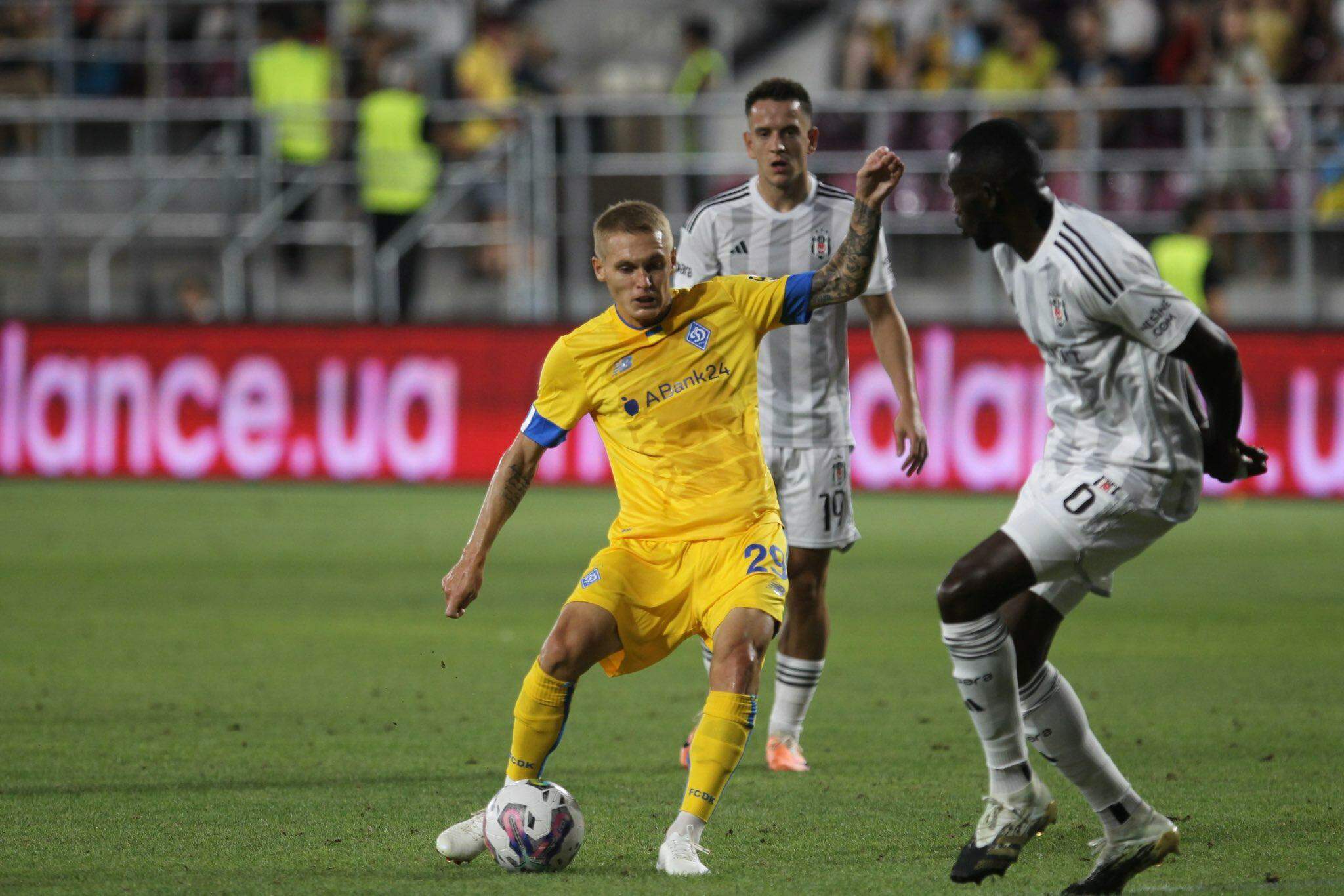 Beşiktaş e Dínamo de Kiev não passam de um empate: 1-1