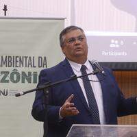 Ministro da Justiça, Flávio Dino, ressalta que “inventar fatos para atingir a honra de outrem não é crítica”