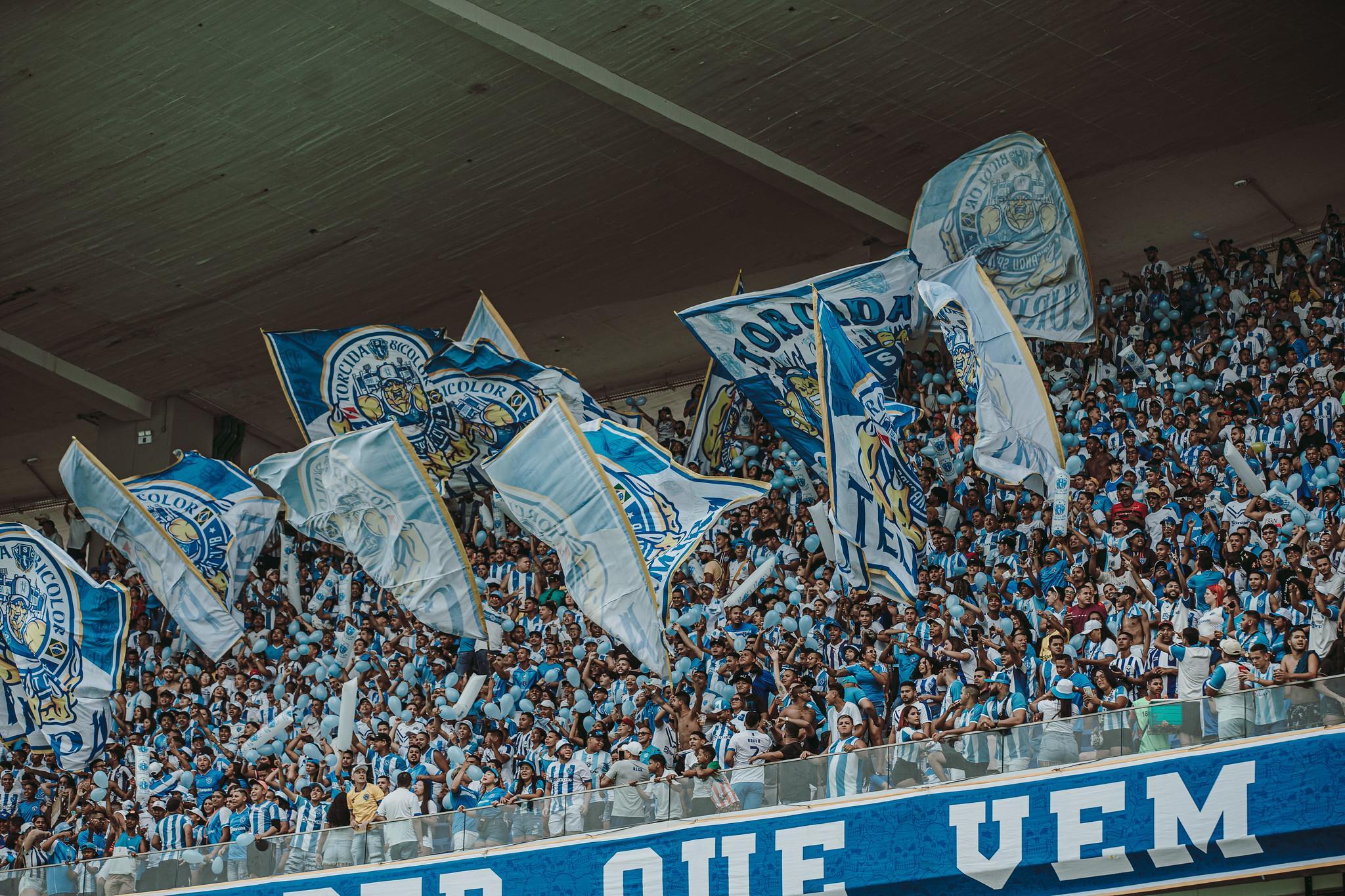 É casa cheia! Arquibancadas do lado B para Paysandu x Maringá estão esgotadas - QTU Questões do Universo