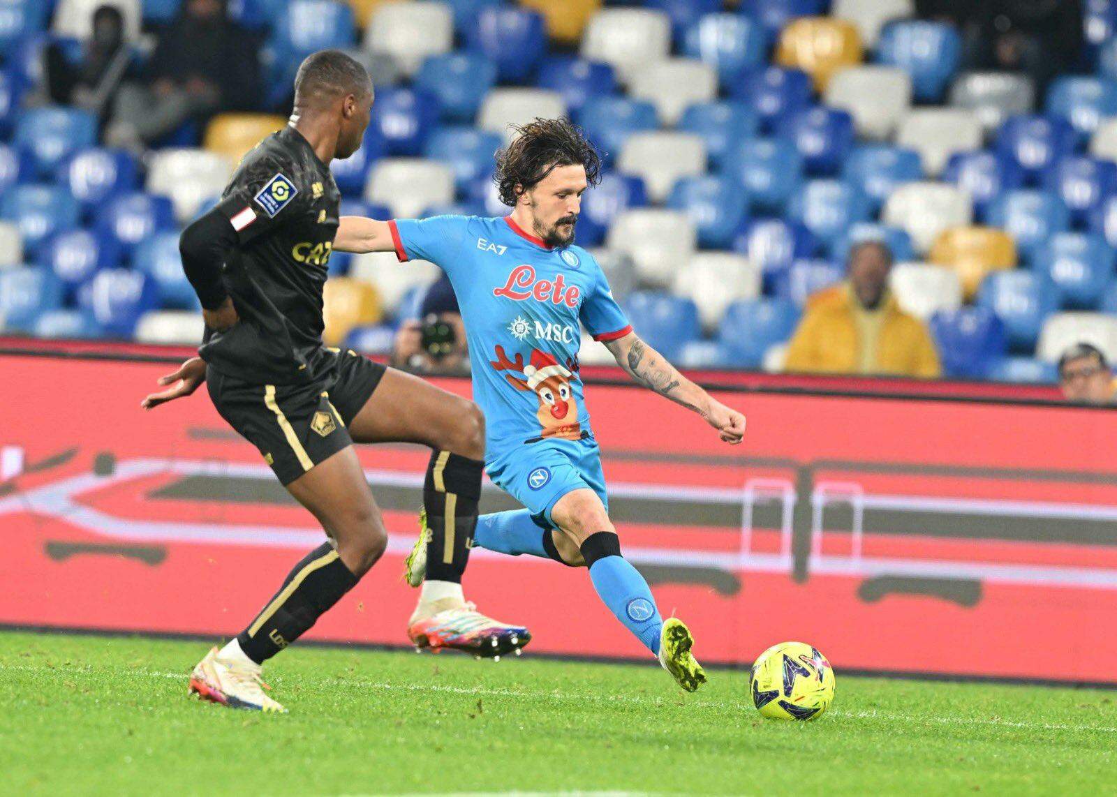 Napoli e Bologna empatam em jogo equilibrado pelo Campeonato