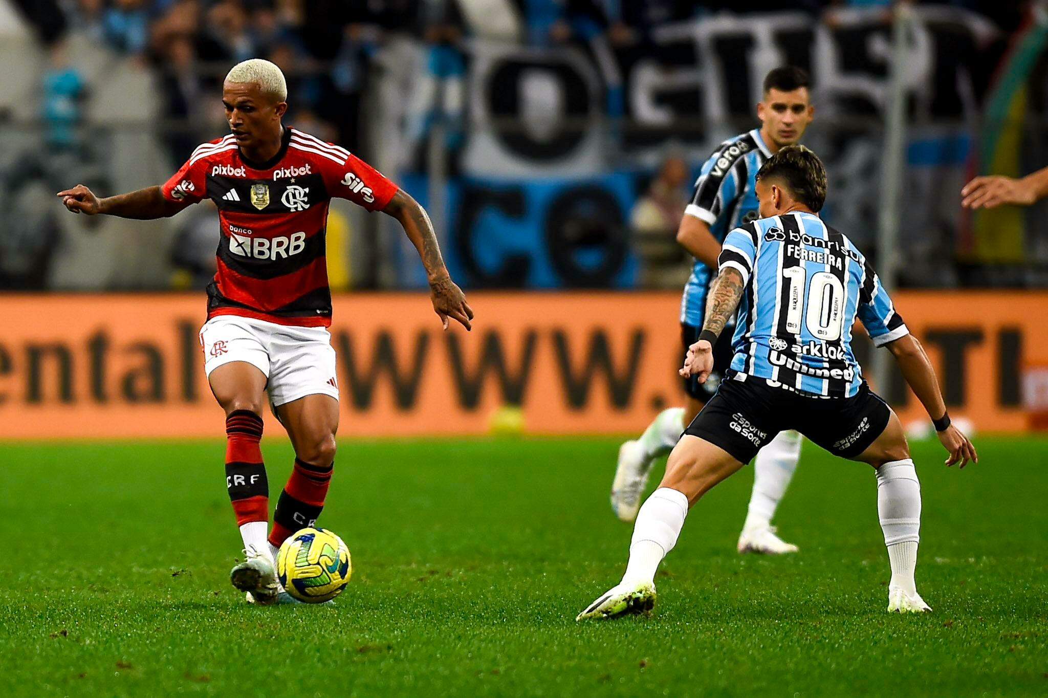 Onde assistir ao vivo o jogo do Flamengo hoje, domingo, 6; veja horário