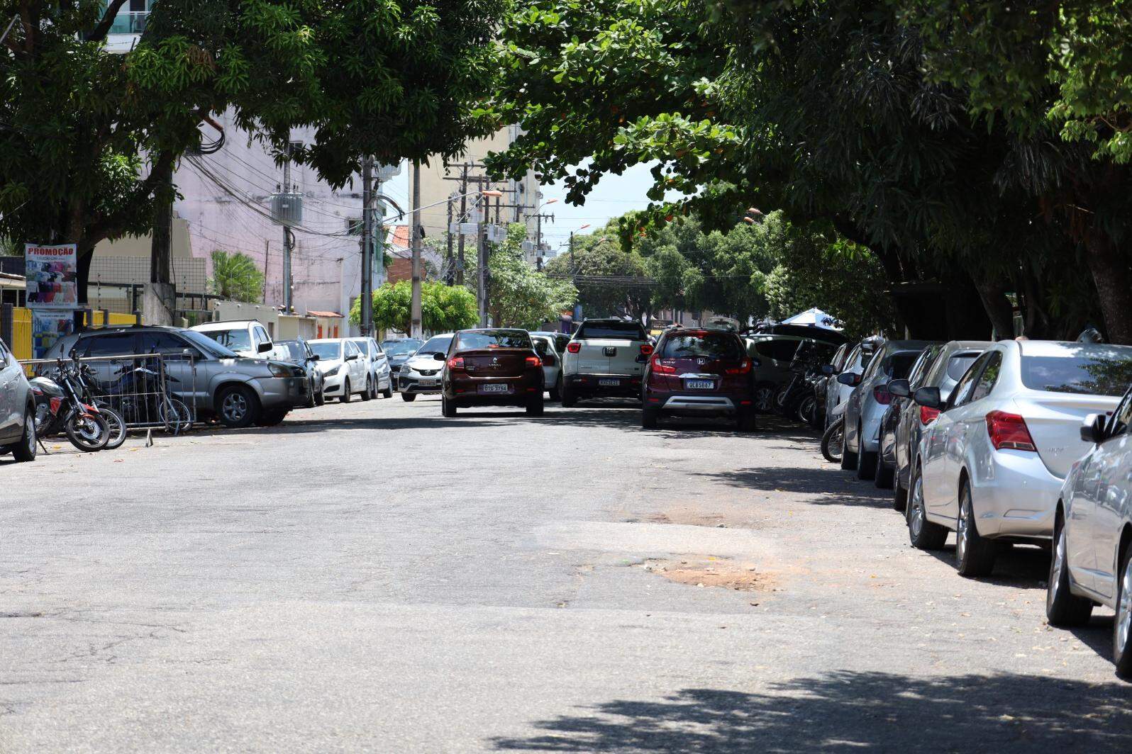 Moradores denunciam estacionamento irregular em dia de jogo no