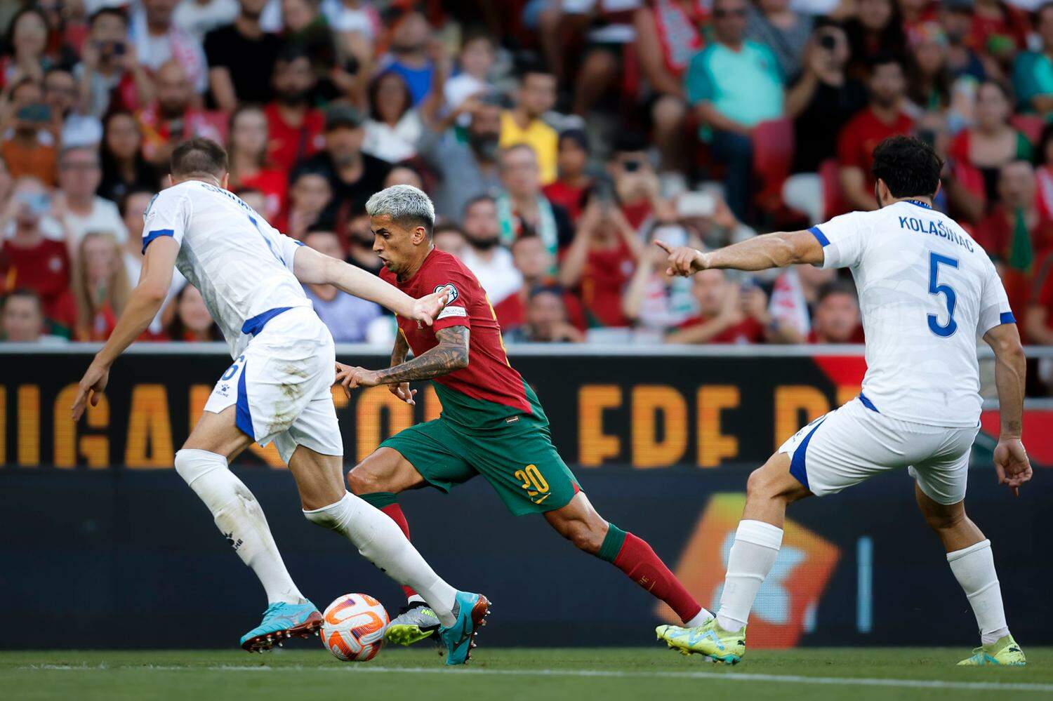 Onde assistir ao vivo o jogo Portugal x Espanha hoje, terça-feira