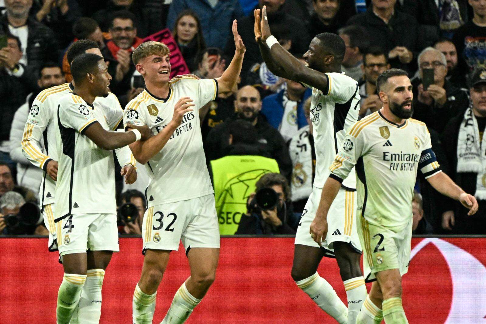 Real Madrid vence Napoli por 4 a 2 em jogo eletrizante na Champions League