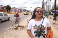 Dilma Braga (50) se preocupa, principalmente, com os idosos que trafegam no local