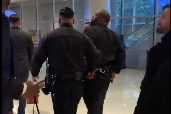 Rapper Killer Mike &eacute; algemado e retirado do Grammy ap&oacute;s vencer tr&ecirc;s pr&ecirc;mios;  v&iacute;deo | Celebridades | O Liberal