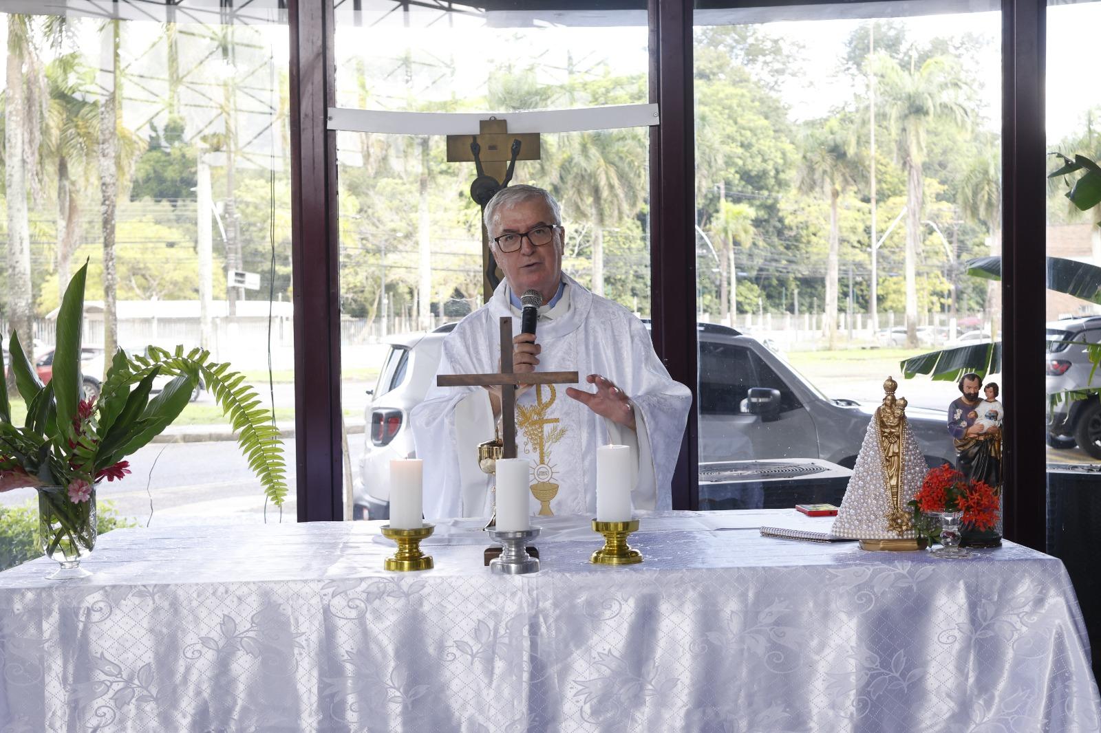 Padre Claudio Pighin destaca ligação entre amor a Deus e ao próximo