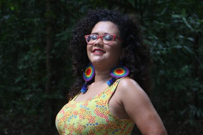 "Mulheres negras são atingidas de formas diferenciadas, pois nem todas as pautas e discursos feministas vão falar de nós", defende Flávia Camara