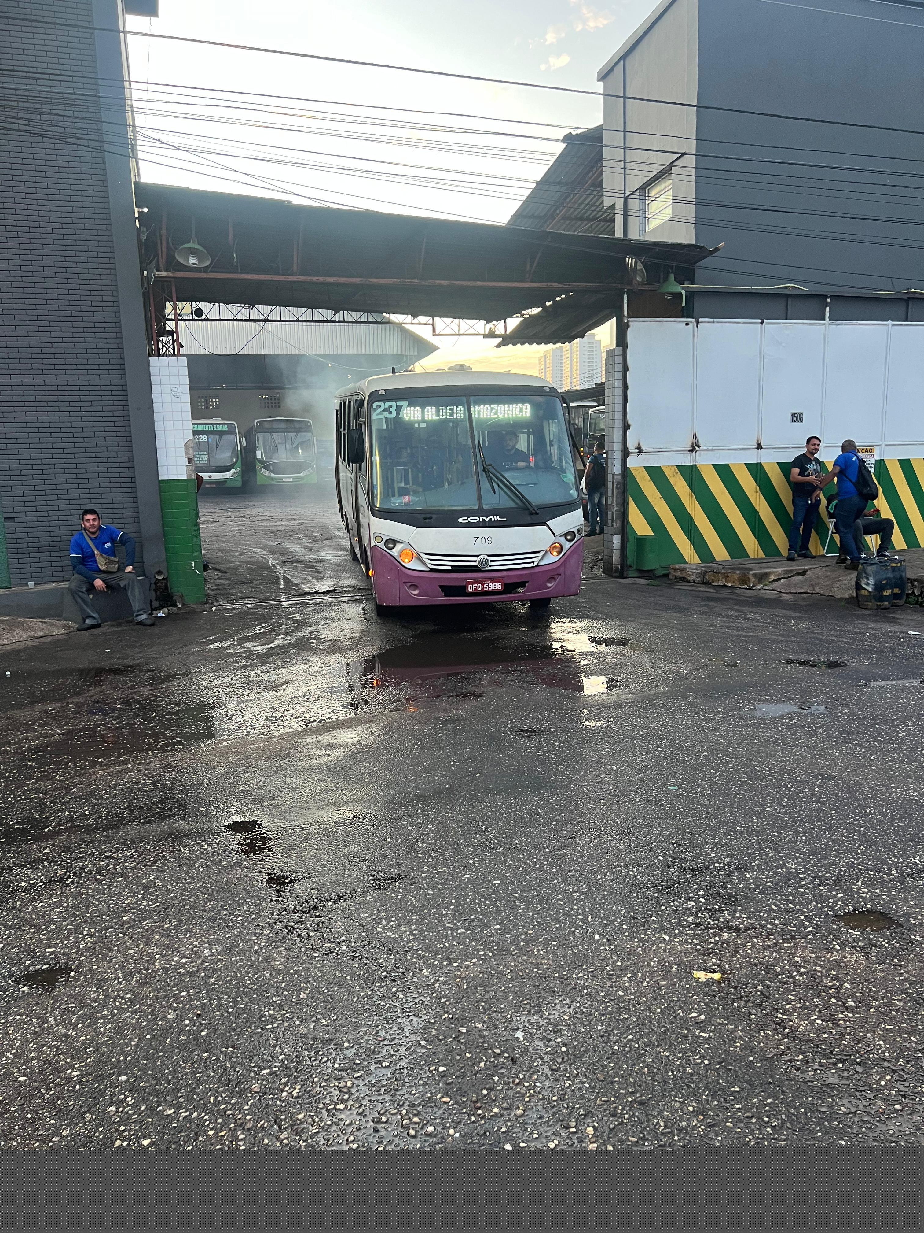 Rodoviários voltam ao trabalho após receber salários atrasados