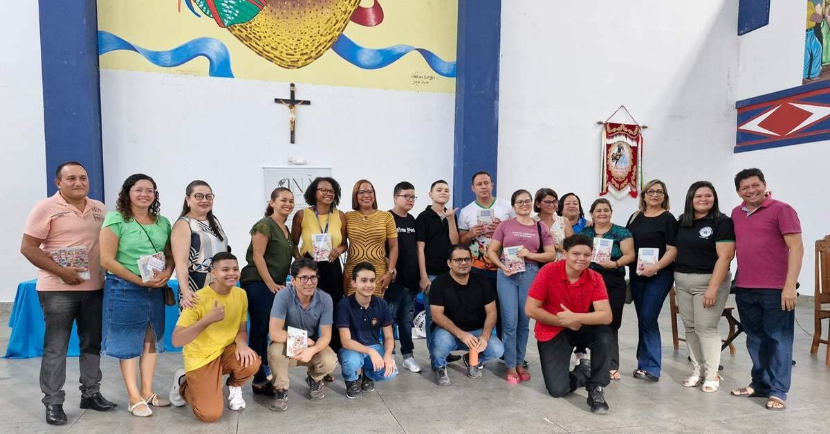 Livro 'Escritores da Amizade' promove inclusão