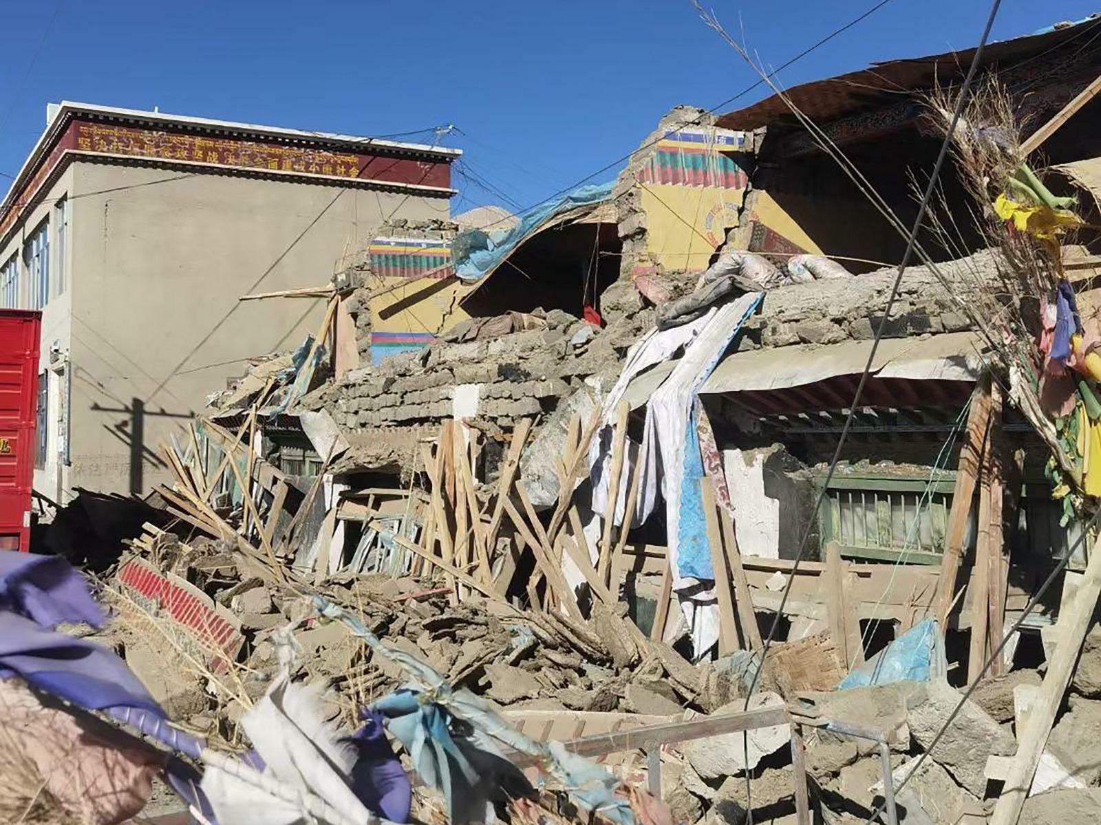 Maior terremoto em 5 anos no norte do Tibete interrompe comunicações e deixa 16 mortos