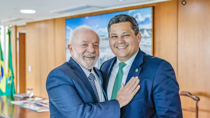 PEC da escala 6x1 e PEC da Segurança são oficialmente despachadas para CCJ do Senado - QTU Questões do Universo