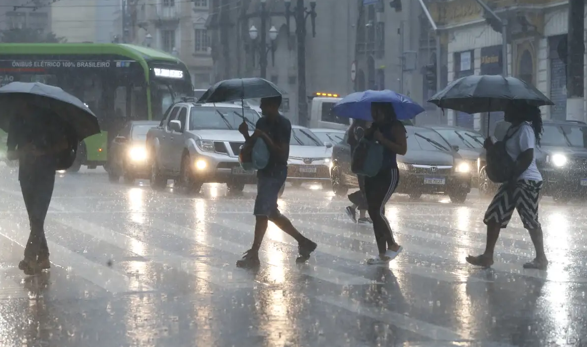 Temporais podem atingir Sul e Sudeste nesta segunda, feriado de Aparecida