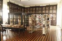 A biblioteca Fran Paxeco, do Grêmio, funciona no prédio histórico da Rua Manoel Barata, no centro comercial de Belém