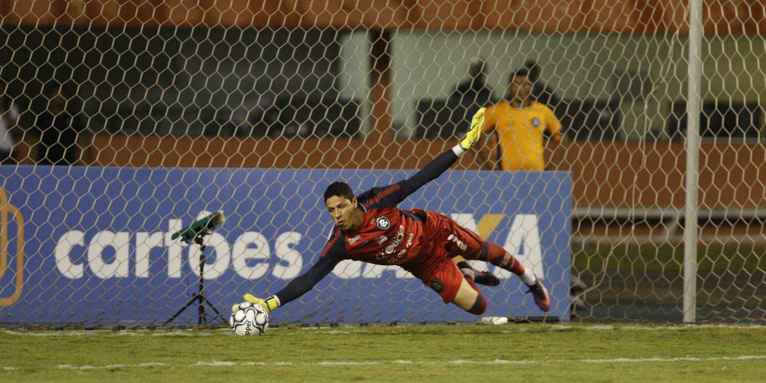 Goleiro Vinícius no futebol goiano? Presidente do Remo explica!
