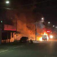 Chamas se alastraram rapidamente no veículo