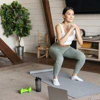 Certains exercices peuvent être effectués en utilisant une chaise de maison.