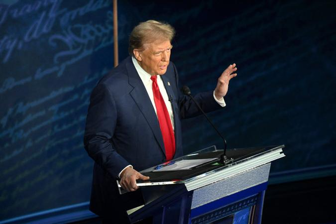 Trump reitera que Irã nunca terá arma nuclear e diz que EUA trabalham com governo da Venezuela
