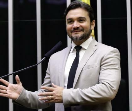 Celso Sabino.