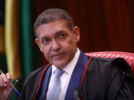 Natural de Teresina, Nunes Marques tem 53 anos e foi indicado ao Supremo, em 2020, pelo então presidente Jair Bolsonaro para ocupar a vaga deixada pelo ministro aposentado Celso de Mello