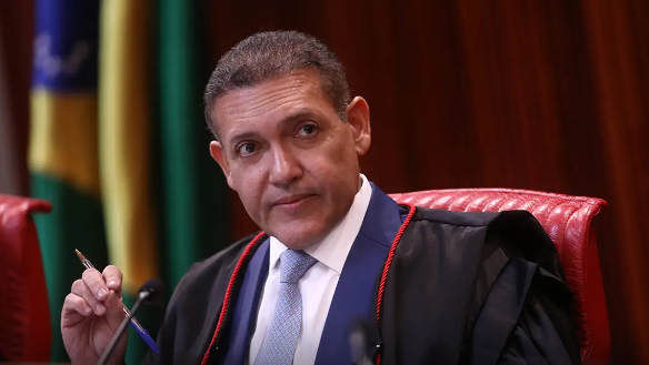 Natural de Teresina, Nunes Marques tem 53 anos e foi indicado ao Supremo, em 2020, pelo então presidente Jair Bolsonaro para ocupar a vaga deixada pelo ministro aposentado Celso de Mello