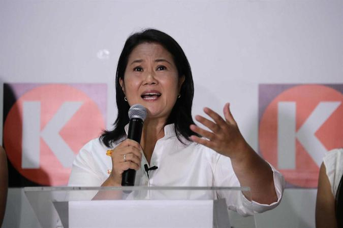 Keiko Fujimori conseguiu 9.233.396 votos, e Sánchez, candidato da esquerda pelo partido Jutos por el Perú, teve 9.173.755 votos