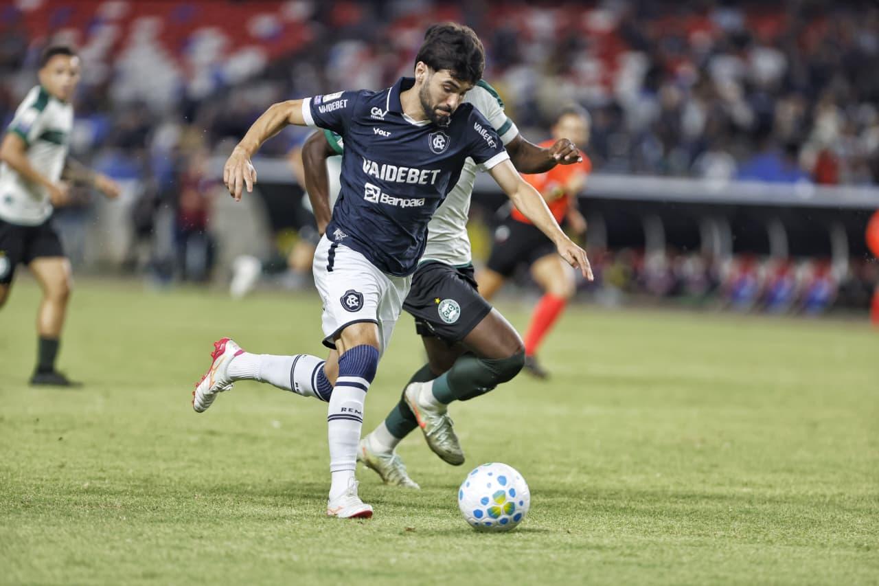 Gabriel Taliari cumpre suspensão diante do Cruzeiro (Foto: Wagner Santana/O Liberal)