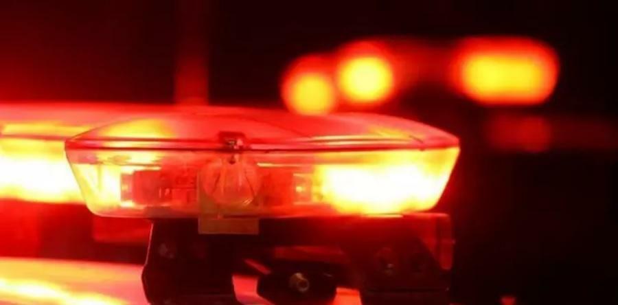 Crime ocorreu durante a madrugada deste sábado (27), no bairro Braga; motivação ainda é desconhecida