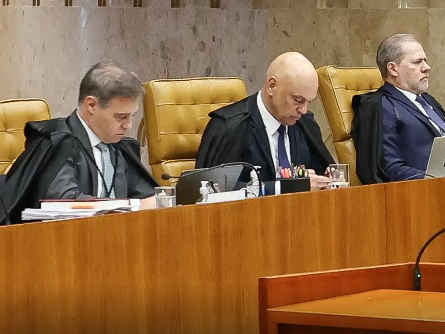 Mendonça acusa Moraes de praticar abuso de autoridade e direcionamento de investigação