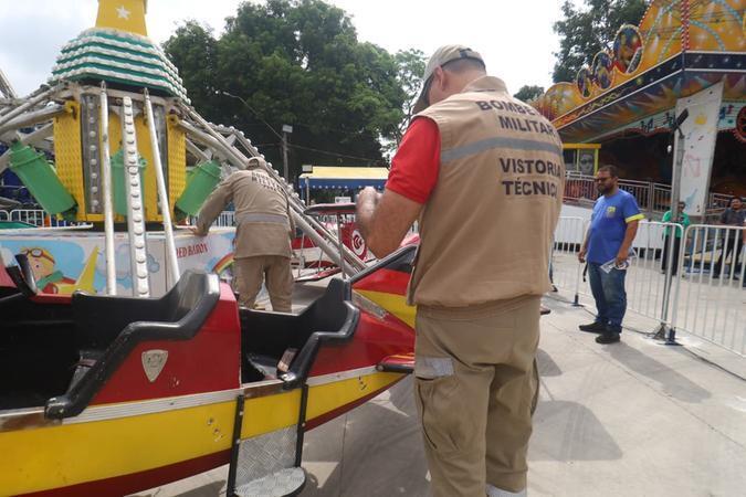 As equipes do Corpo de Bombeiros realizarão a inspeção dos brinquedos, rotas de fuga, instalações elétricas e equipamentos de segurança