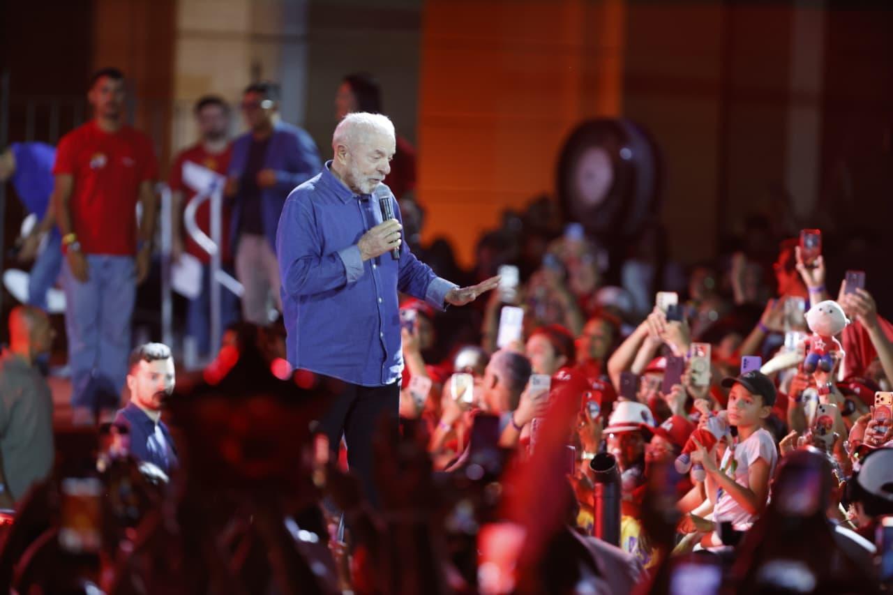 Em Belém, Lula diz que não haverá dragagem no Tapajós e promete concluir BR-163.