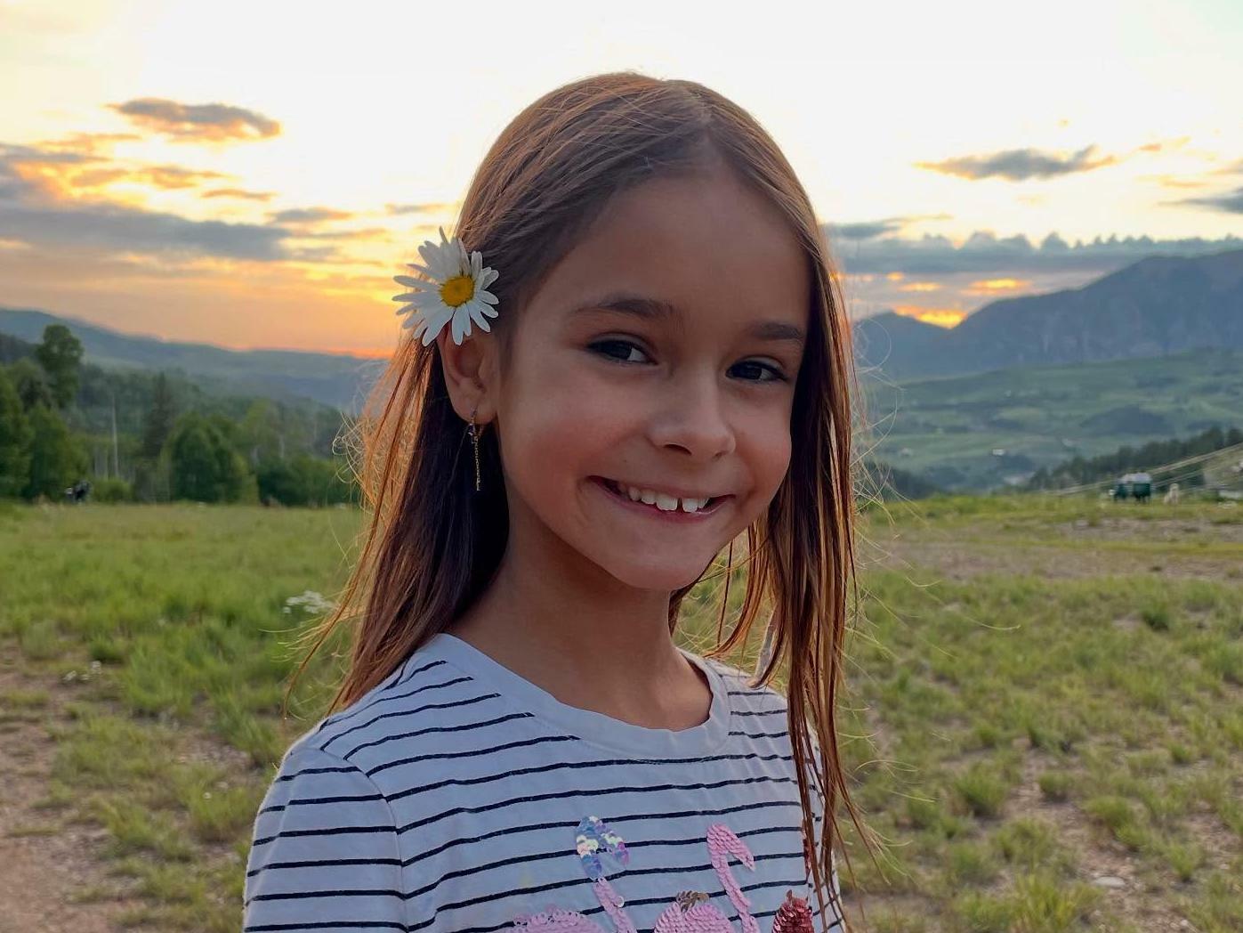 Morre, aos 13 anos, filha de ator de 'Pretty Little Liars': 'Estamos profundamente desolados'