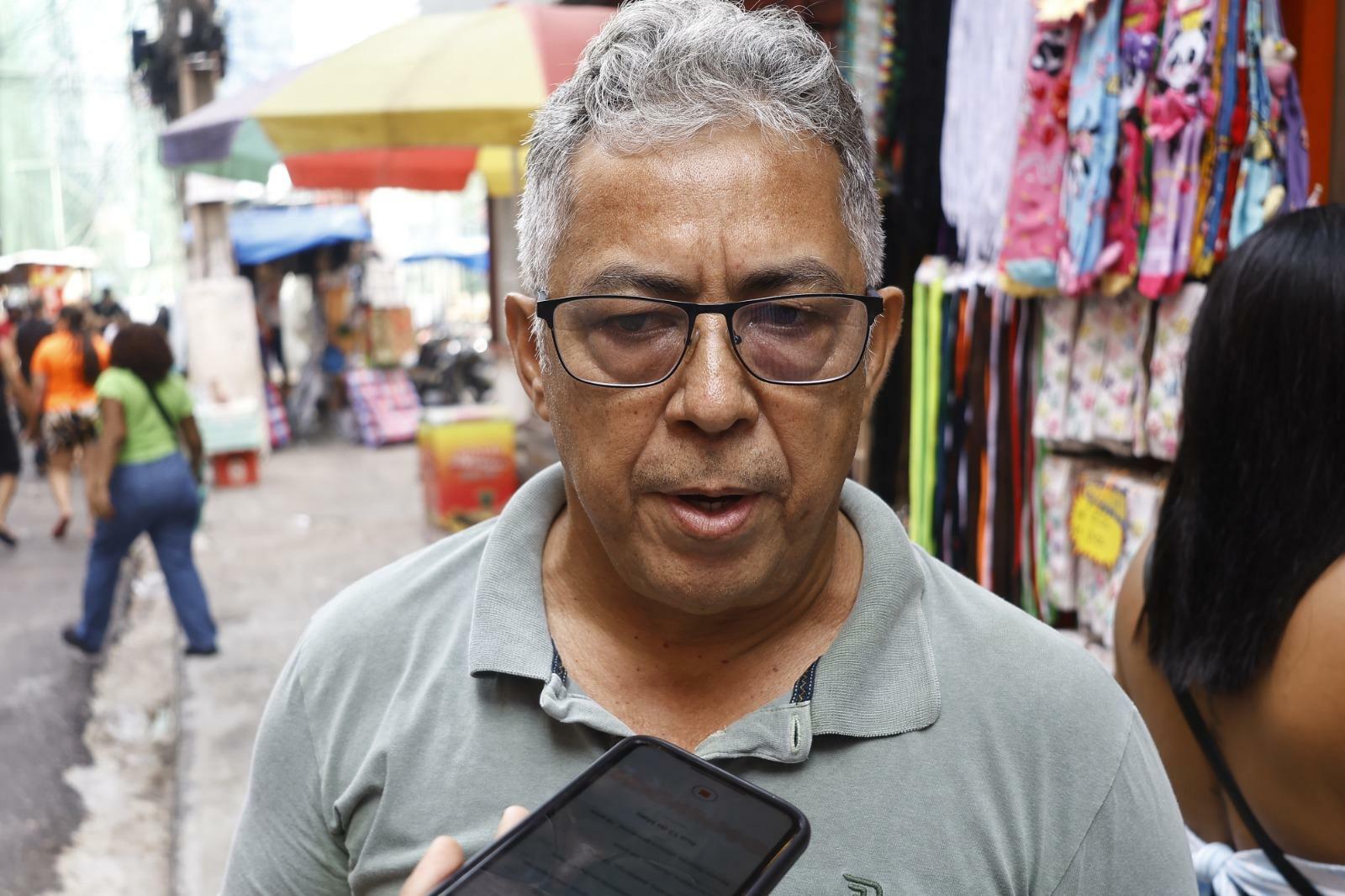João Batista, comerciante de 57 anos