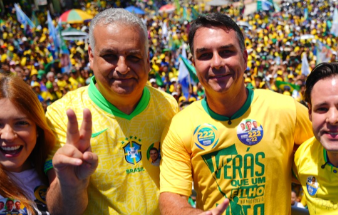 Alfredo Gaspar e Flávio Bolsonaro.