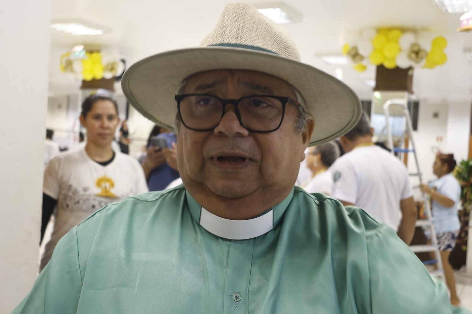 Padre Raimundo Silva Jacques, integrante da Pastoral da Acolhida.