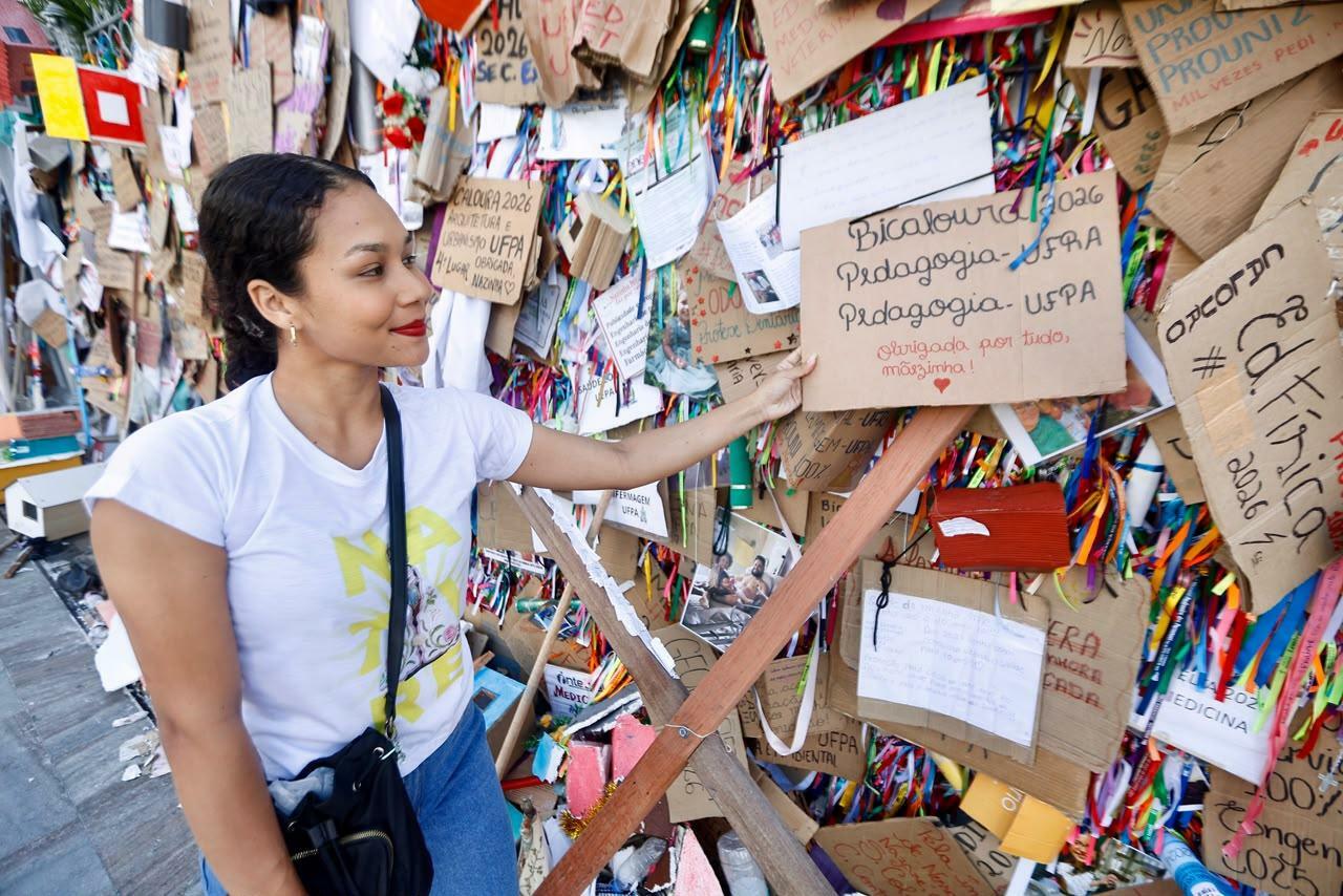 Daynara Lima voltou à Basílica para agradecer pela aprovação na universidade.