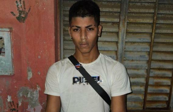 A imagem em destaque mostra a vítima do homicídio.