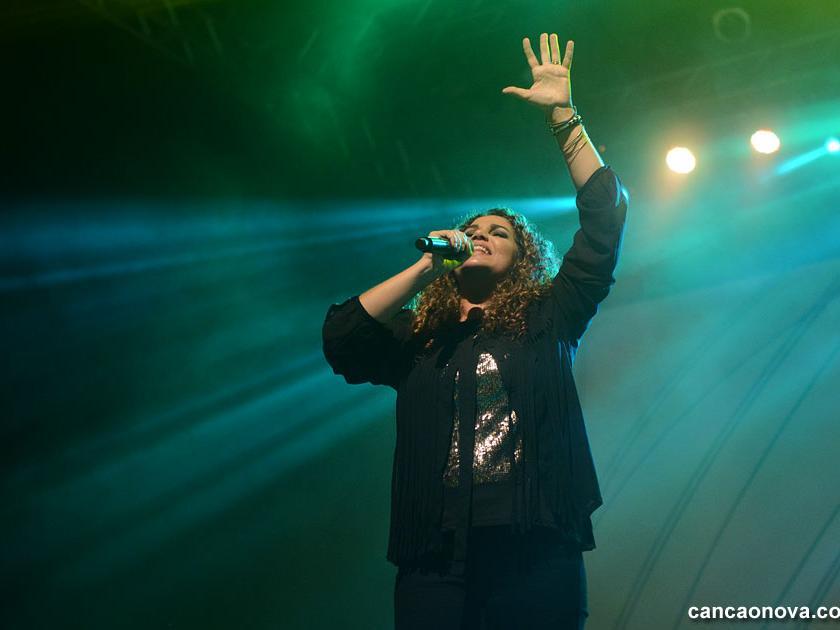 Eliana Ribeiro apresenta-se no Círio Musical 2026, em Belém
