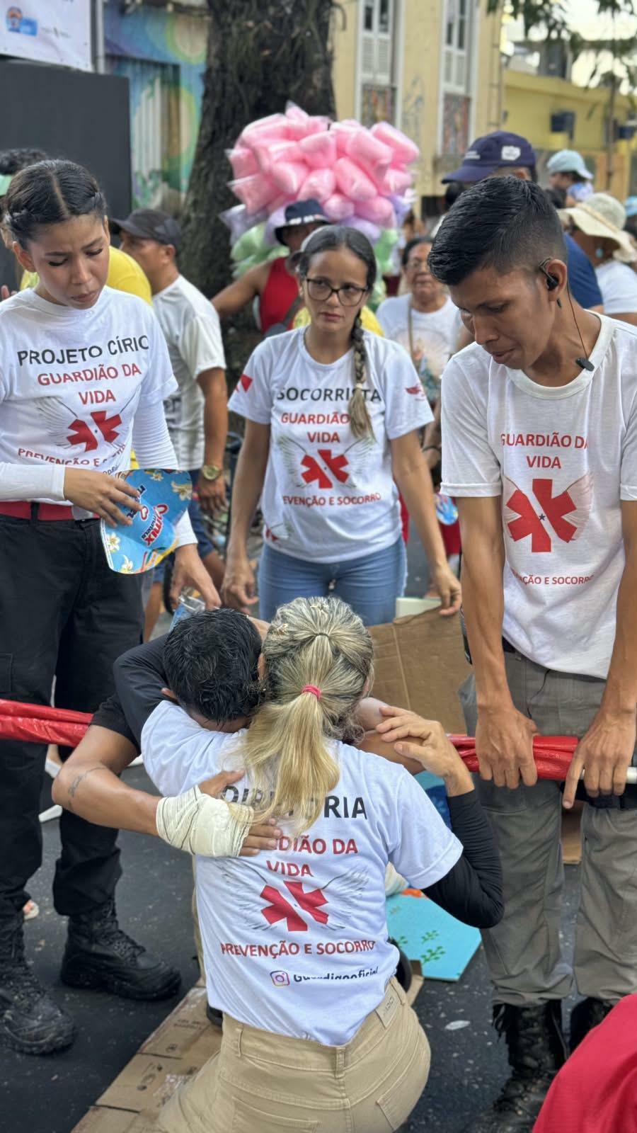 O bombeiro destacou que os voluntários da instituição Guardião da Vida fizeram curativos e massagens, ajudando-o a continuar o percurso