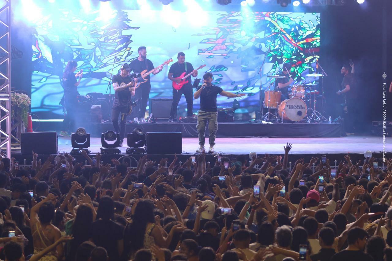 Foto de arquivo de um show do Thiago Brado no Círio Musical