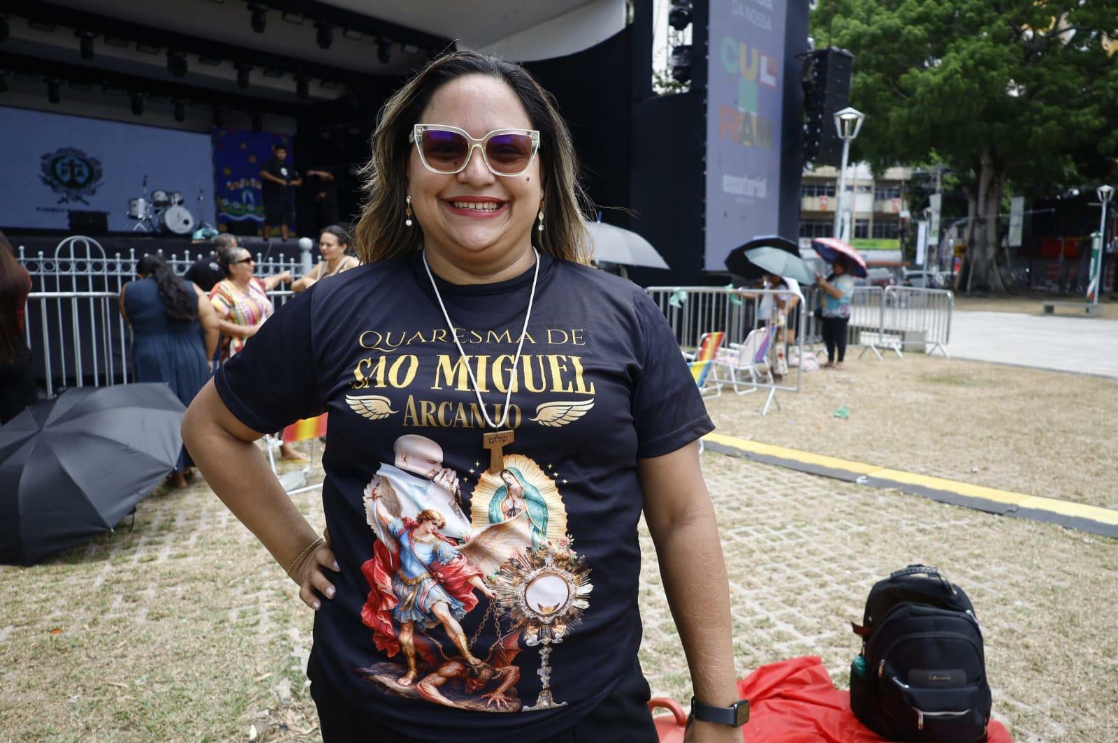 Social media Alinny Corrêa de Oliveira