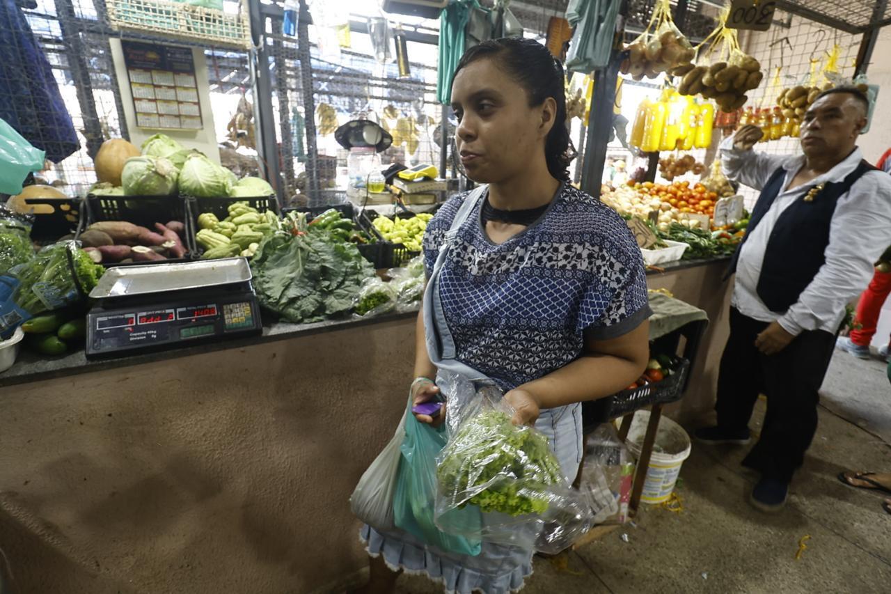 Renata Caldas, pedagoga, consumidora de hortaliças