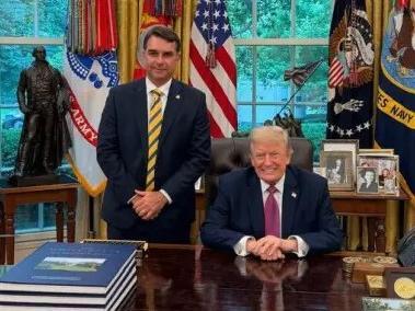 Vitória de Flávio Bolsonaro completaria 'mapa de Trump' na América Latina, aponta NYT