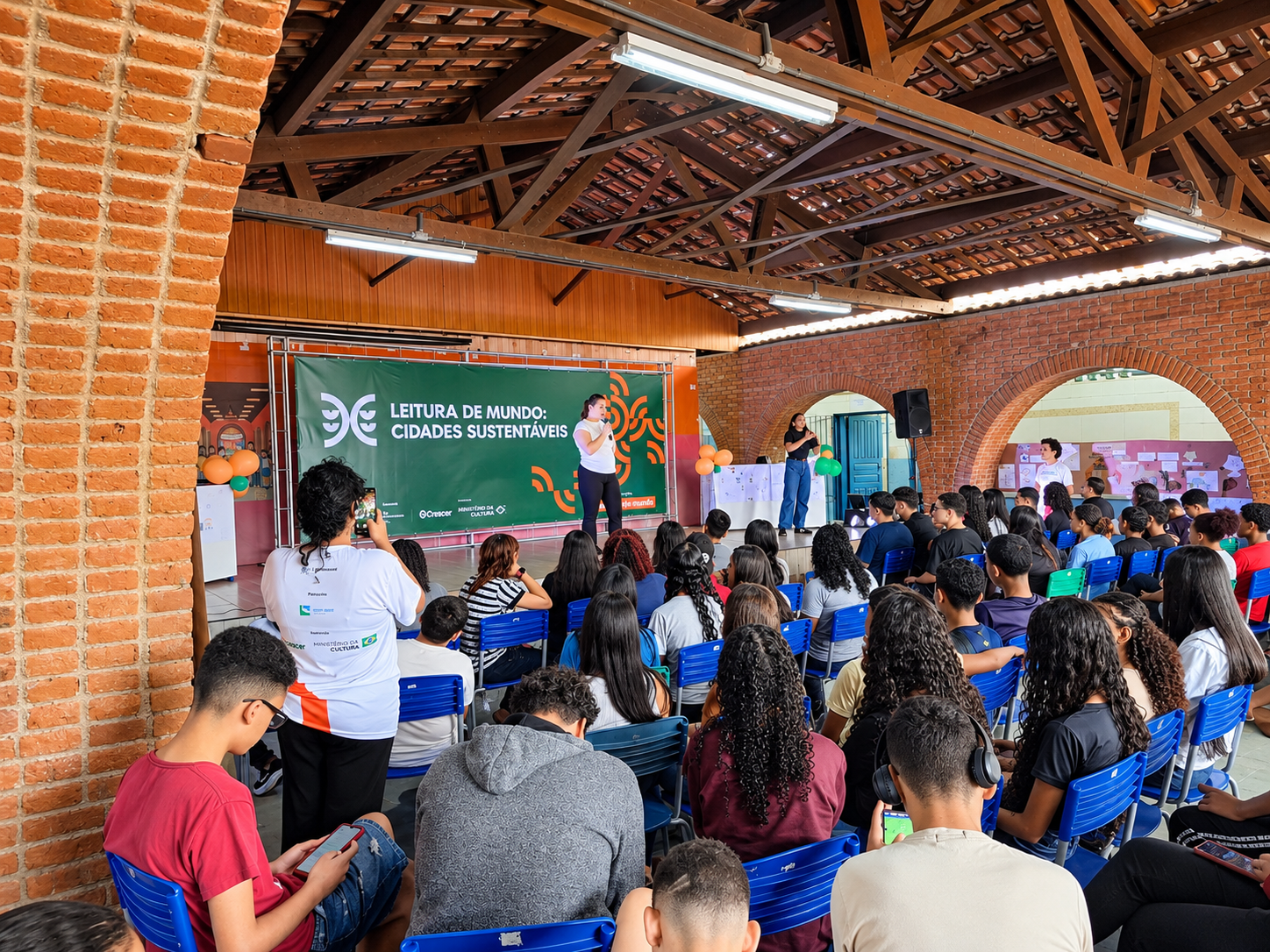 O projeto Leitura de Mundo: Cidades Sustentáveis prevê beneficiar 1.800 pessoas, entre alunos de 6 a 14 anos, familiares e equipes escolares